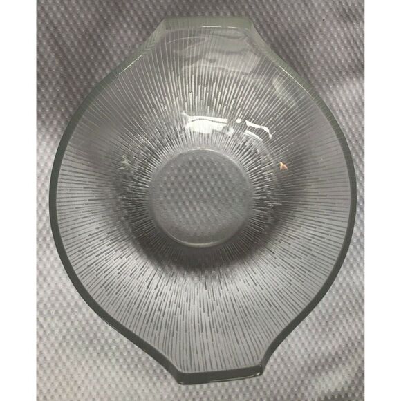 Vintage Clear Glass Bowl with Stripe Ridge Design 8.5" Diameter & 3" hight - Picture 4 of 7